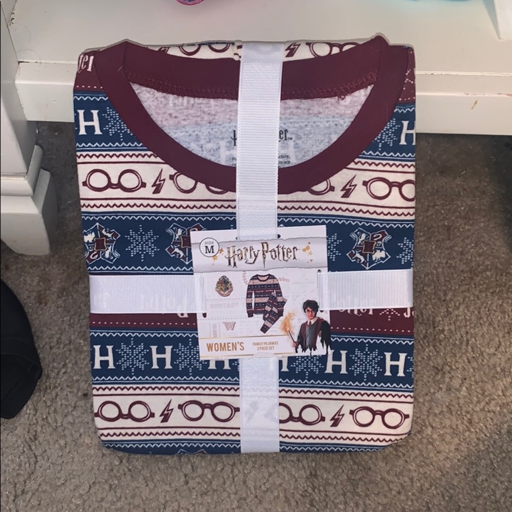 Harry Potter women's pajama set NEVER WORN